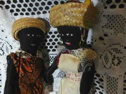 2 BERMUDA BLACK TOPS